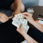 Cómo funciona el dinero digital y por qué cada vez se usa menos efectivo